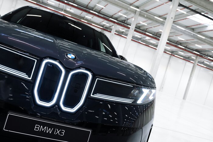 BMW iX1
